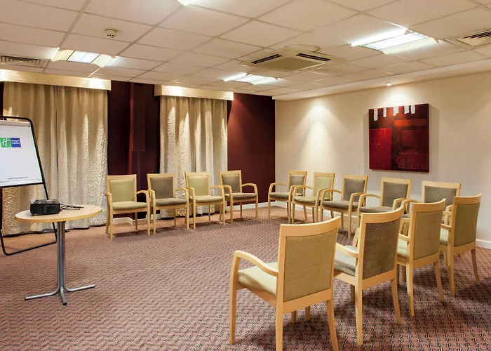 Holiday Inn Express London Stansted Airport By Ihg Stansted Mountfitchet