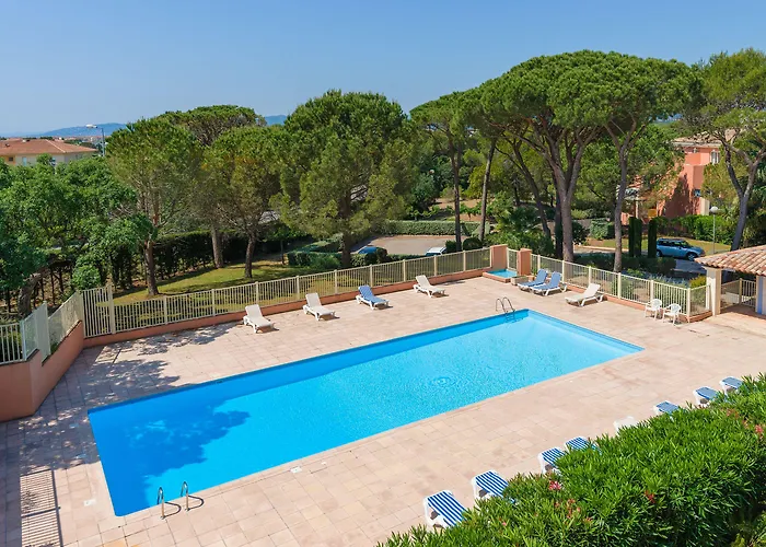 Lagrange Vacances Le Domaine des Grands Pins