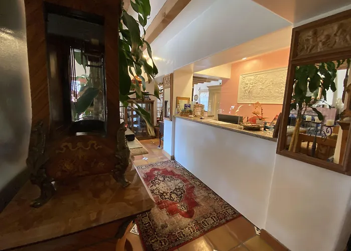 Villa Rosa Inn