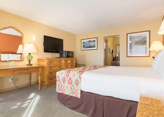 Sandpiper Lodge - Santa Barbara