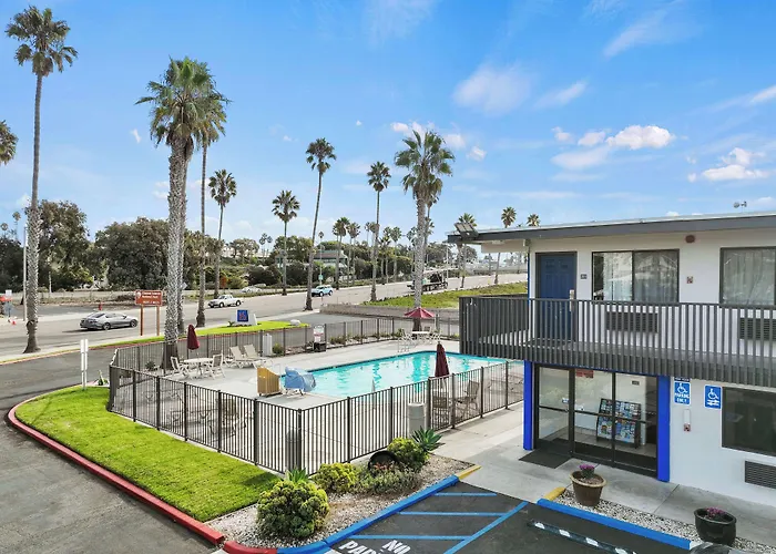 Motel 6-Ventura, CA - Beach