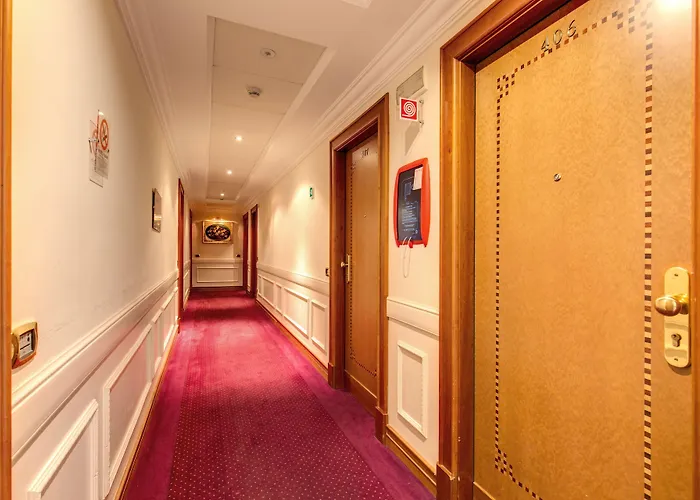 Pinewood Hotel Rom