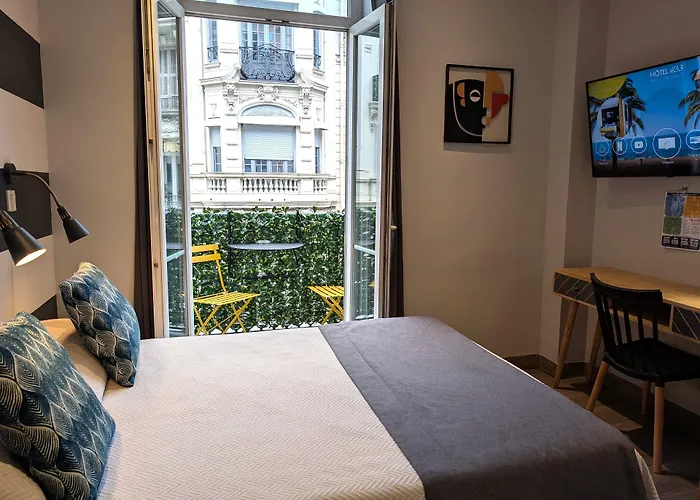 H33 Hotel Niza