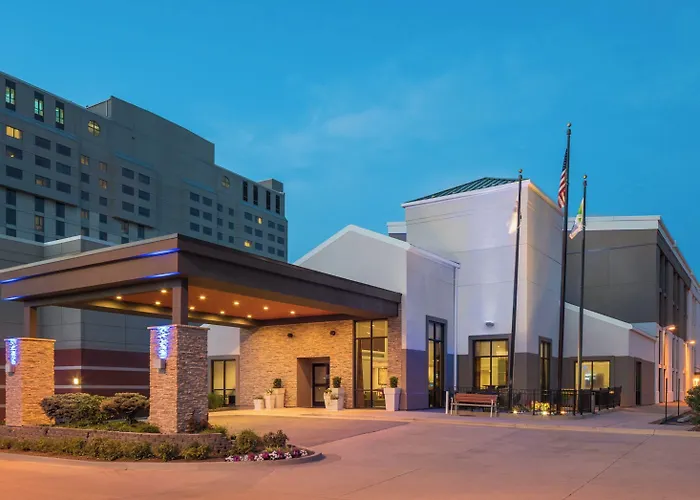 Holiday Inn Express & Suites Springfield By Ihg
