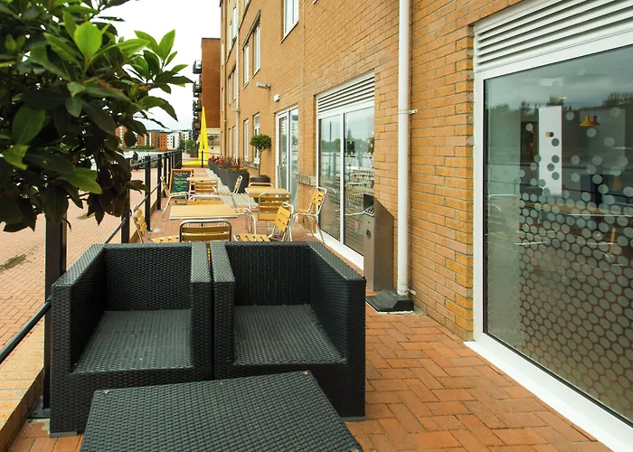 Holiday Inn Express Cardiff Bay By Ihg