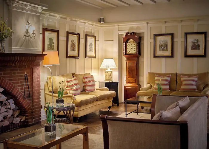 The Montagu Arms Hotel Beaulieu