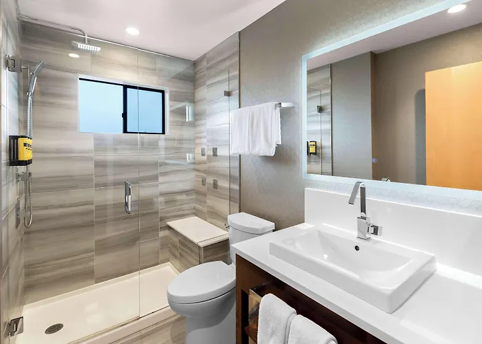 Best Western Plus Inner Harbour Hotel