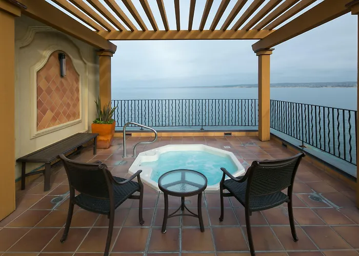 Monterey Bay Inn