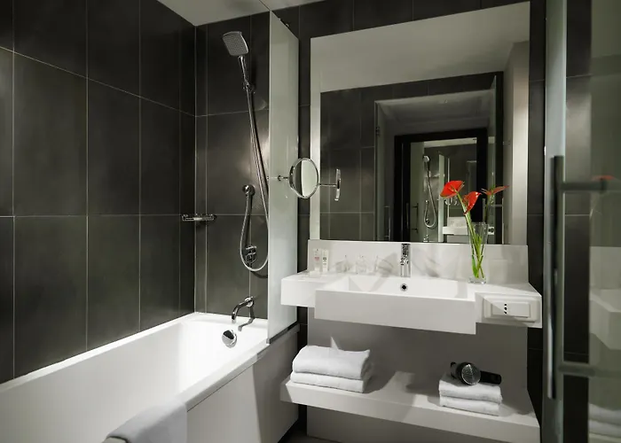 Hyatt Regency Paris Etoile Hotel
