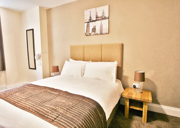 New County Hotel & Serviced Apartments By Roomsbooked