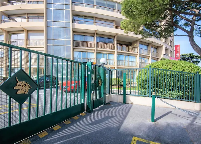 Ibis Cannes Plage La Bocca