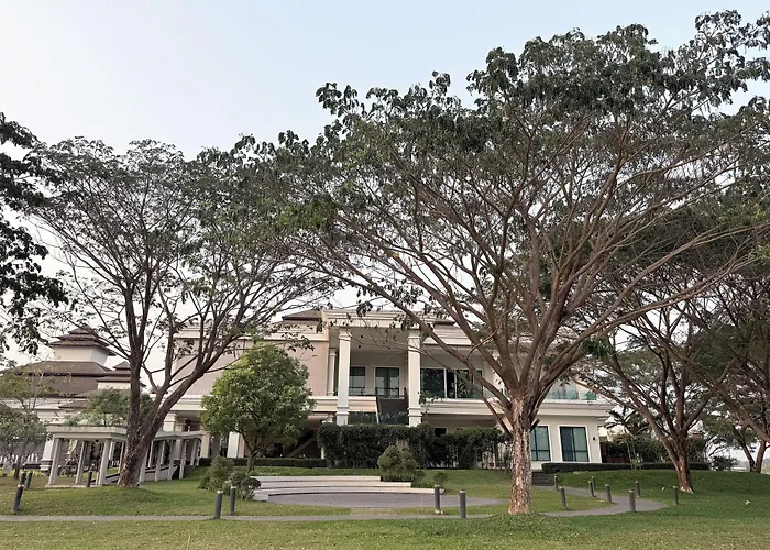 Chainarai Riverside Recreation Centre - SHA Plus Certified Chiang Rai