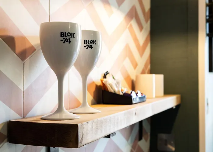 Blok-74 Hotel Brighton