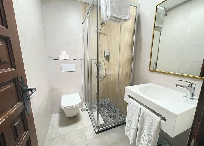Yit Puerta Bisagra Hotel Toledo