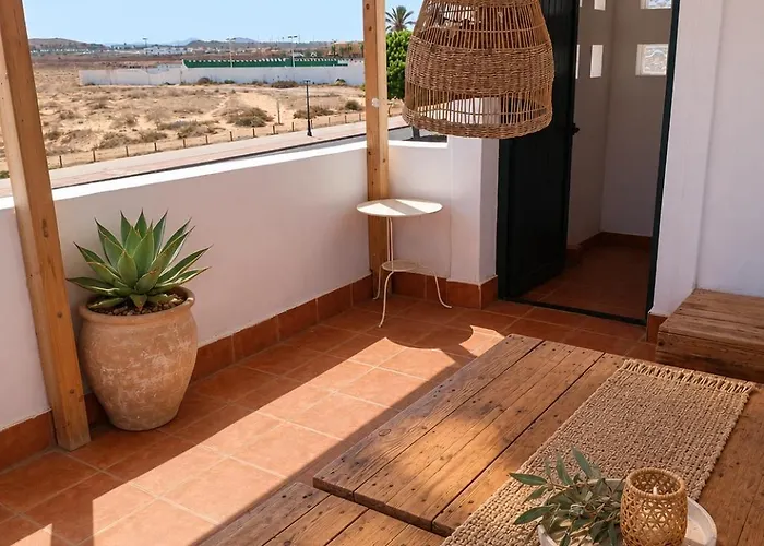 Moana Surf House