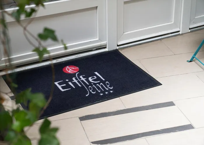 Hotel Eiffel Seine