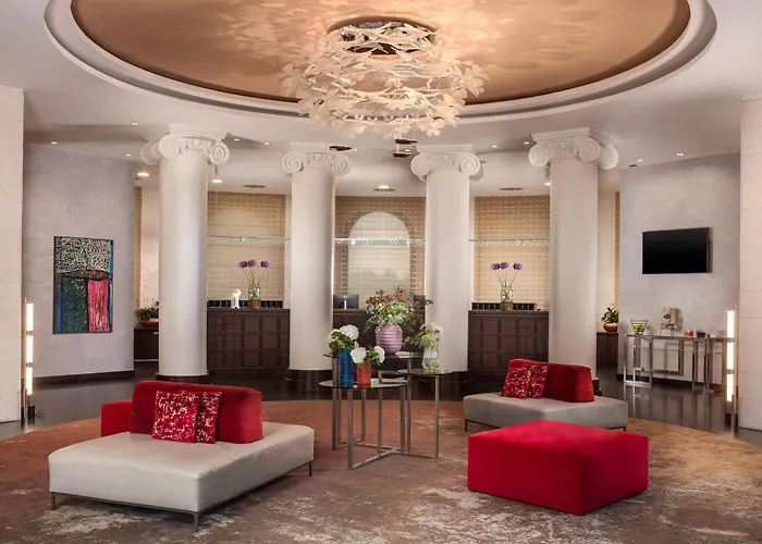 Nh Siena Hotel