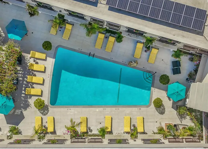 Best Western Plus Sunset Plaza Hotel