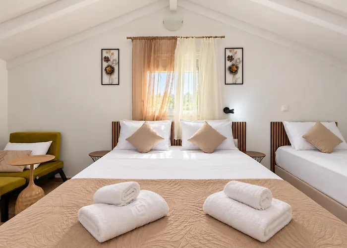 Villa Eleni Holidays Resort - Exclusive Pool Near Beach Sidárion