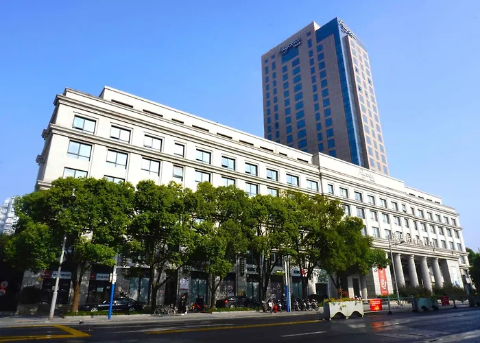 Shanghai Baixia Pagoda Hotel