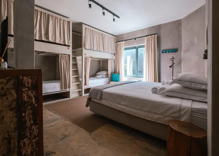 Surfers Lodge Peniche