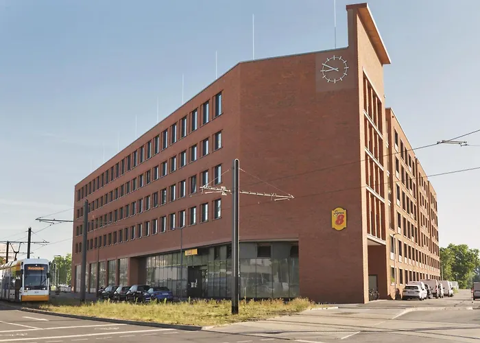 Super 8 By Wyndham Mainz Zollhafen Hotel