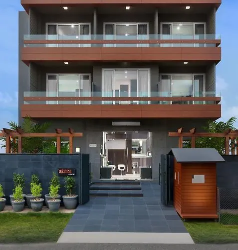 Hotel The Atara Near Golf Course Road Gurgaon