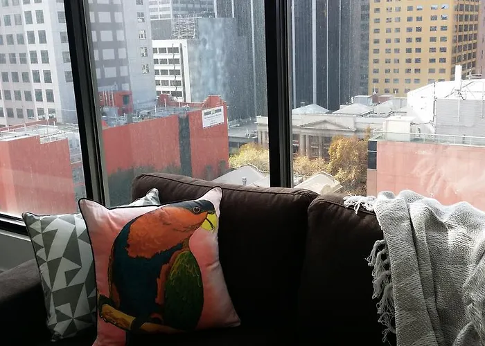 Anchor On Collins Urban Loft