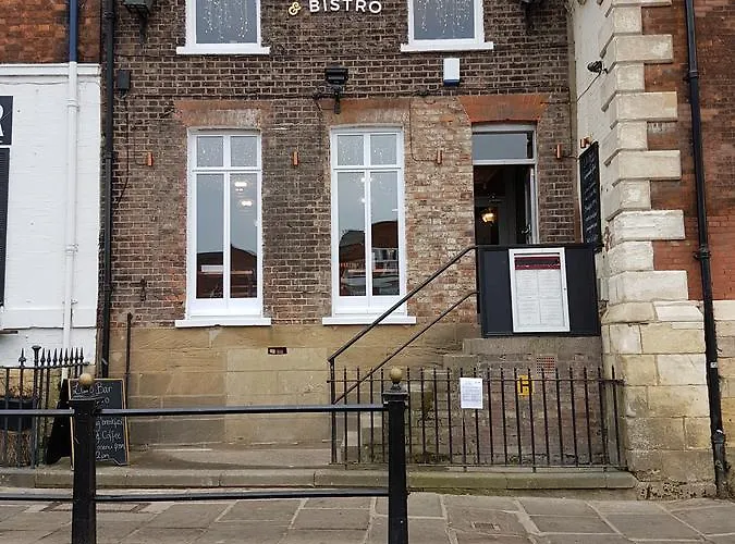 Lil'S Bar And Bistro