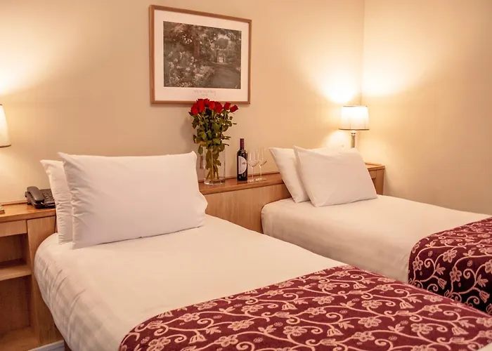 Pery'S Hotel