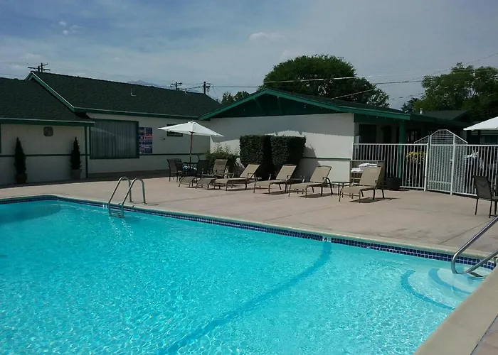 Bishop Village Motel