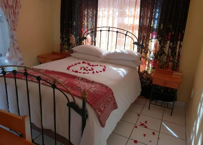 Ebenezer Guesthouse Bluewater Bay Port Elizabeth