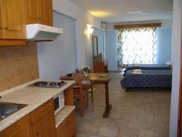 Alexis Pool Apartments