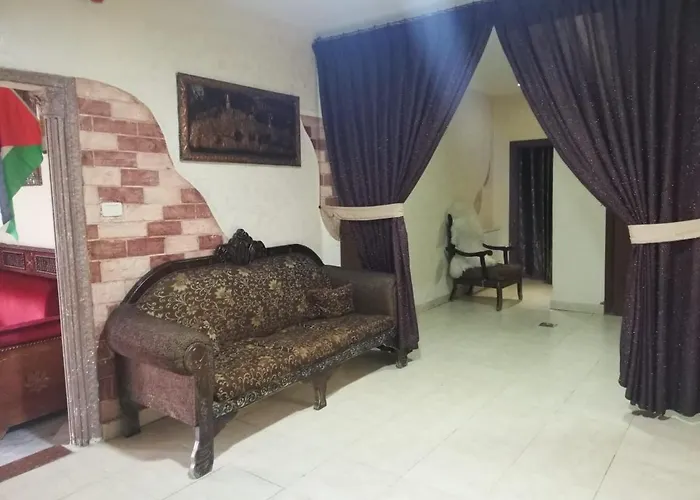 Caravan Hotel