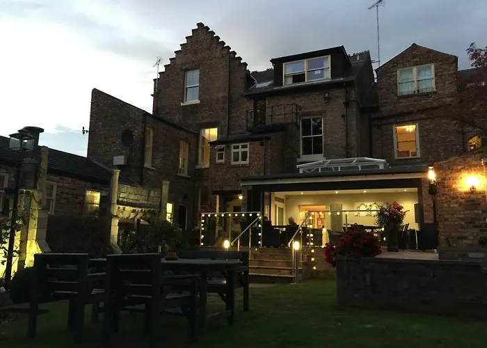 Hotel The York Priory