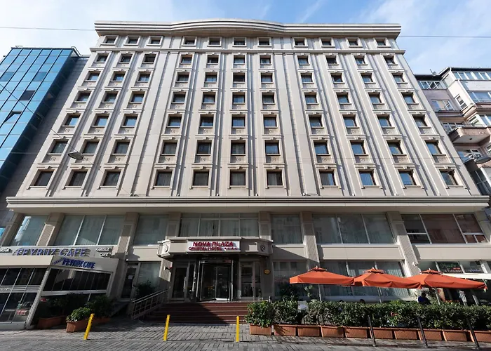 Nova Plaza Crystal Hotel & Spa